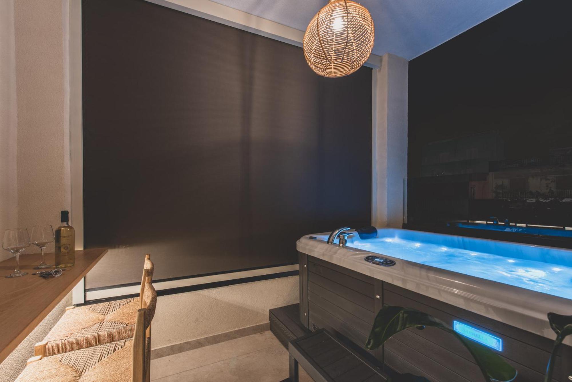 Living Stone Condo Hotel Athena Bagian luar foto