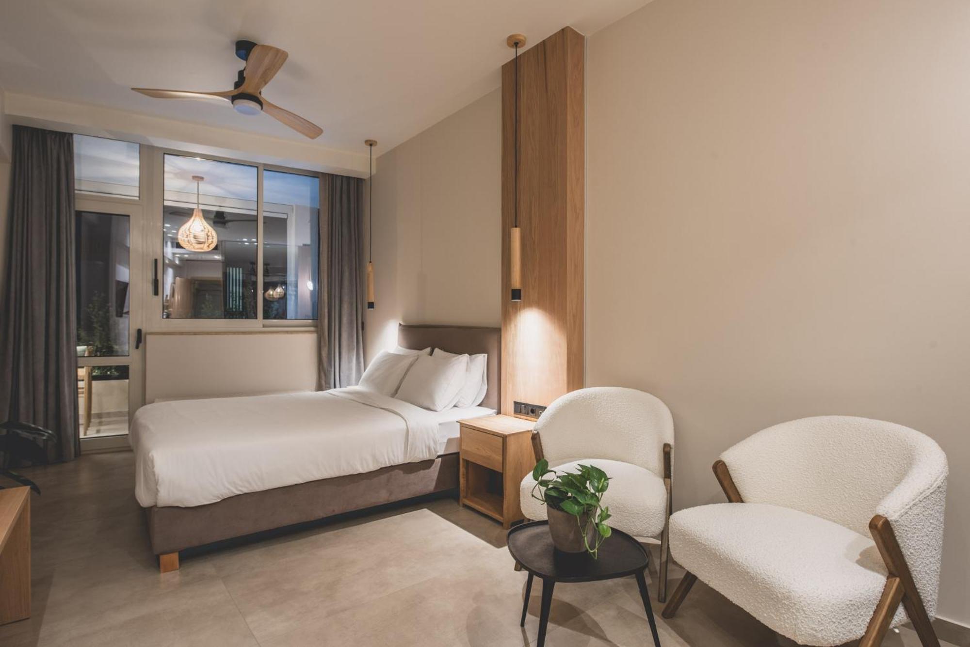 Living Stone Condo Hotel Athena Bagian luar foto