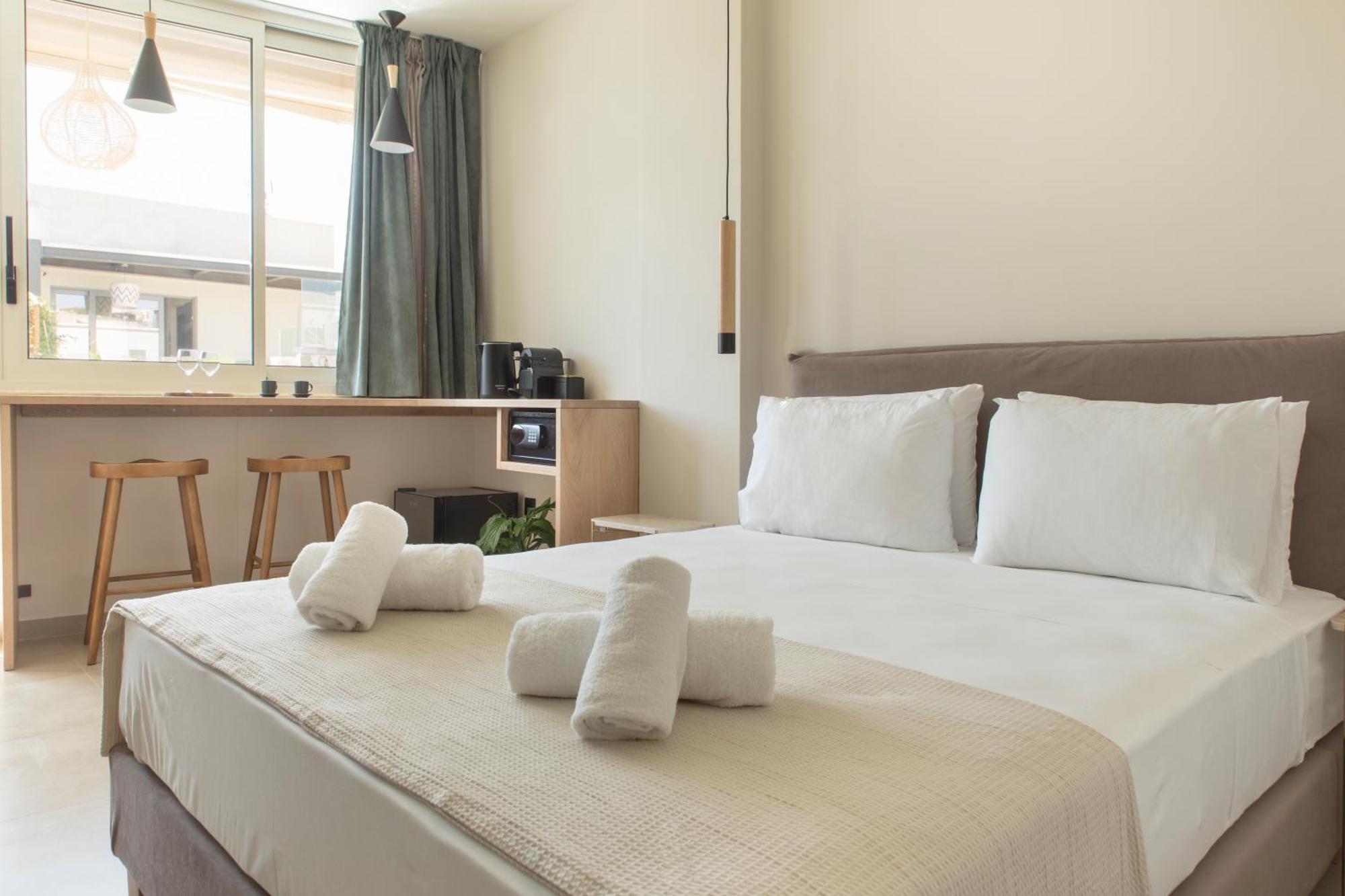 Living Stone Condo Hotel Athena Bagian luar foto