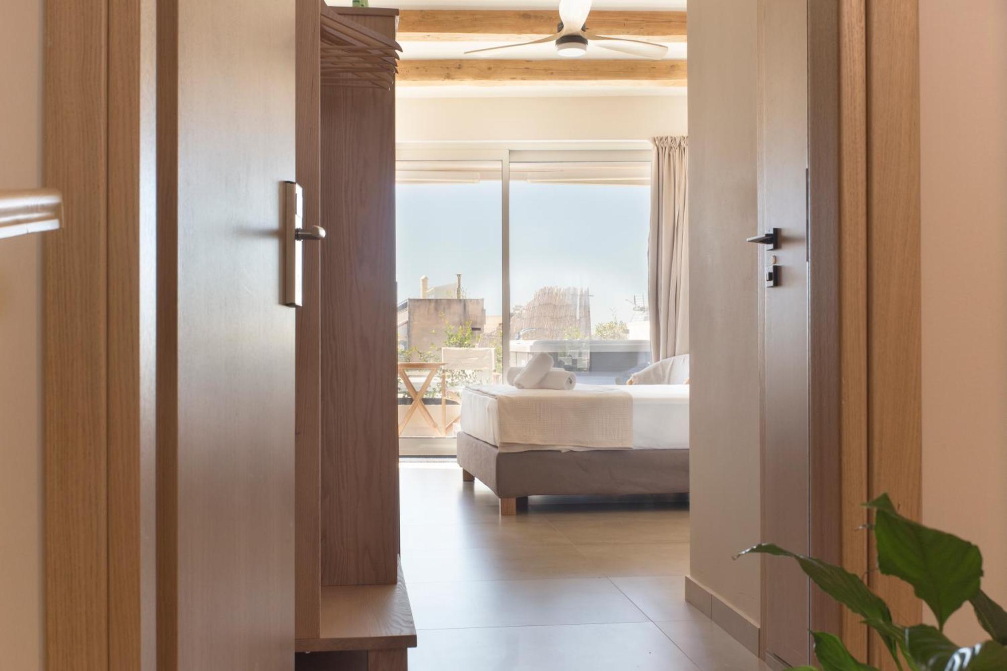 Living Stone Condo Hotel Athena Bagian luar foto