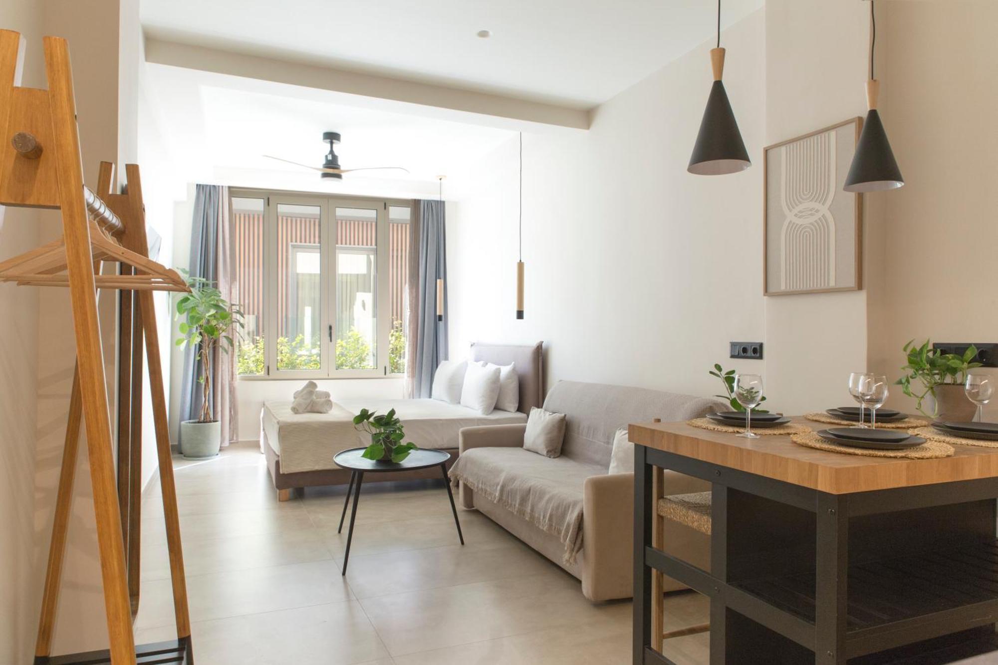 Living Stone Condo Hotel Athena Bagian luar foto