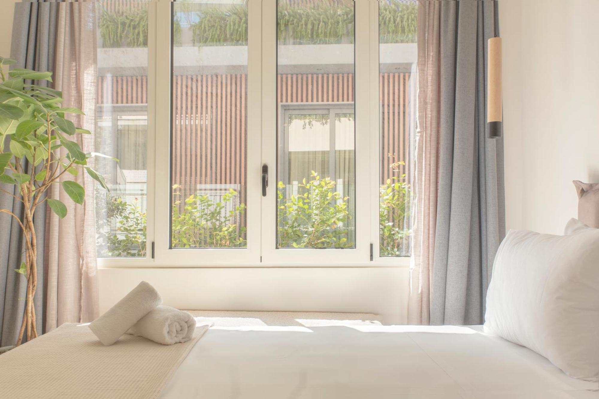 Living Stone Condo Hotel Athena Bagian luar foto