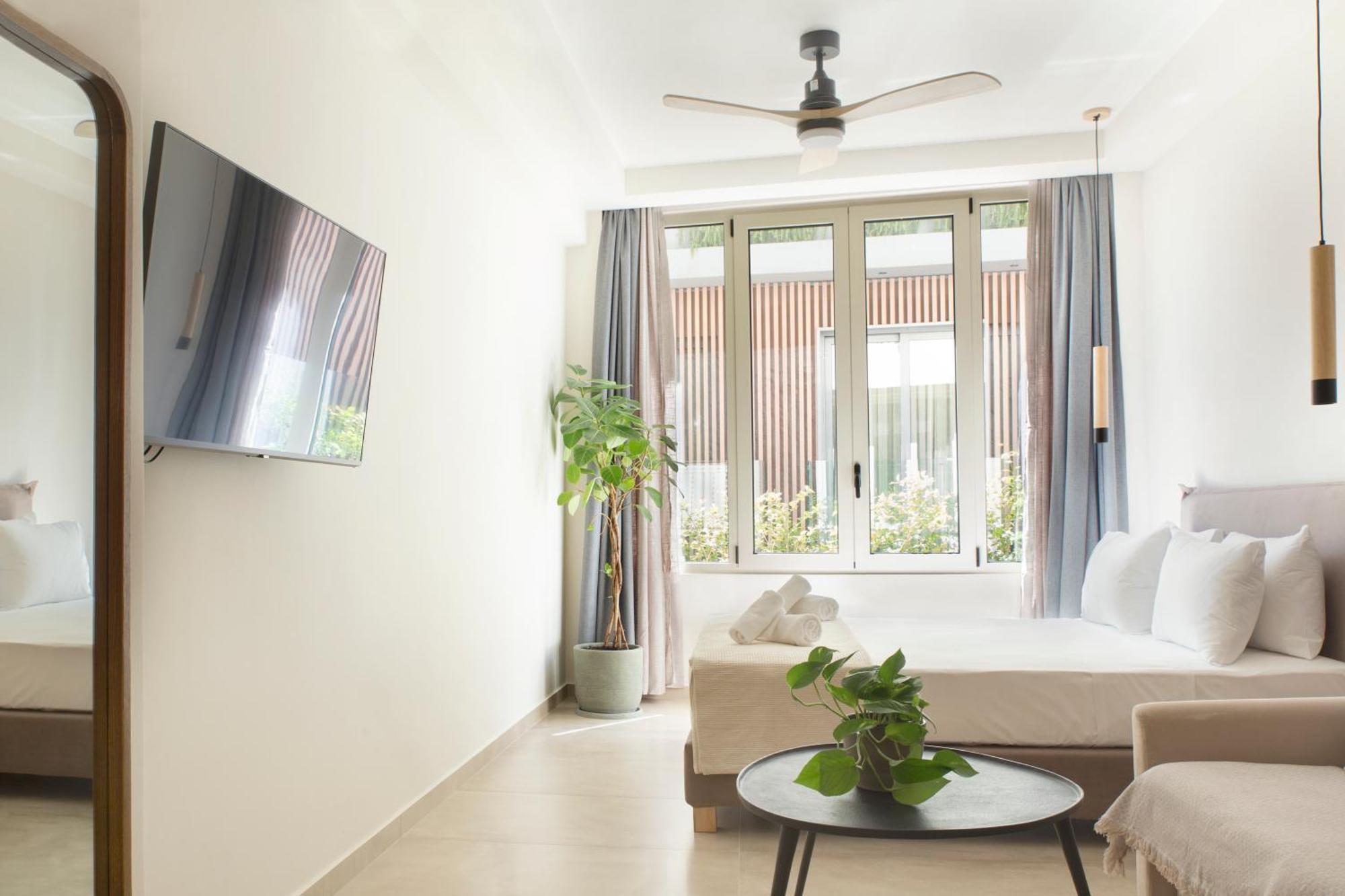 Living Stone Condo Hotel Athena Bagian luar foto